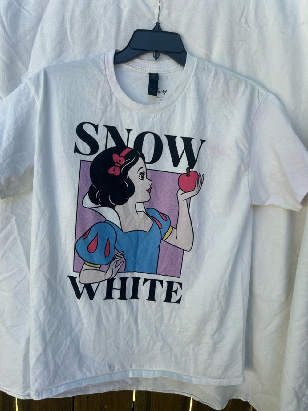Disney Snow White Graphic Tee 🍎 Adult Large White Shirt Y2K “oversized”